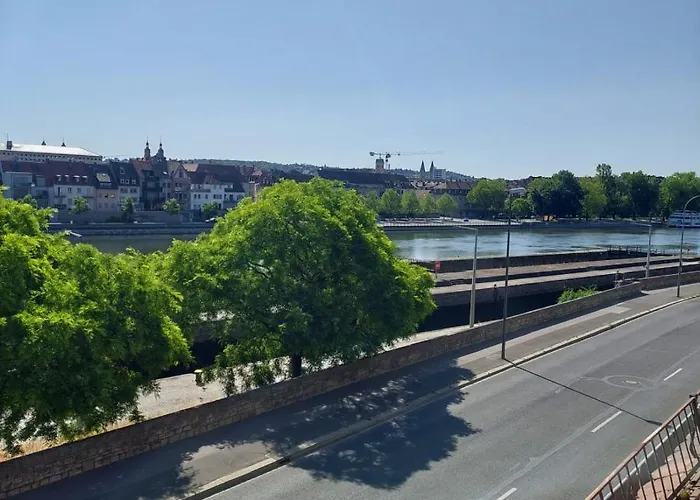 Stilvolle Wohnung Direkt In Der City
