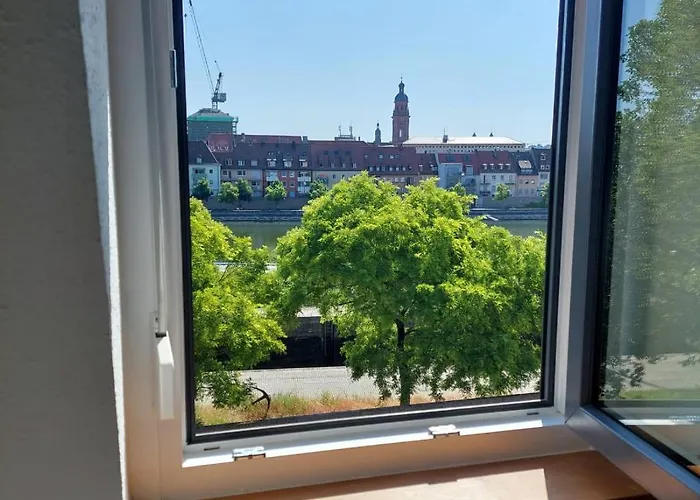Stilvolle Wohnung Direkt In Der City