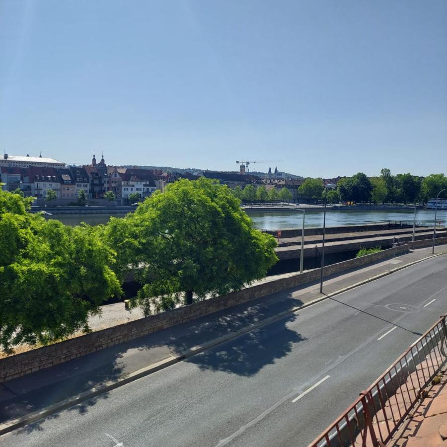 Stilvolle Direkt In Der Appartement Würzburg